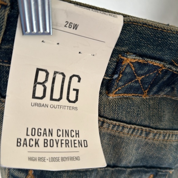 BDG Extreme Pocket Logan Cinch Back Boyfriend Jeans size 26 - Picture 10 of 10
